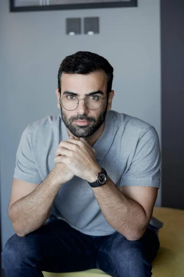 Persian Horizon 2025 04 25 13.04.17 600x900 1