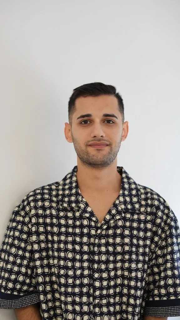 Persian Horizon IMG 2304 575x1024 1